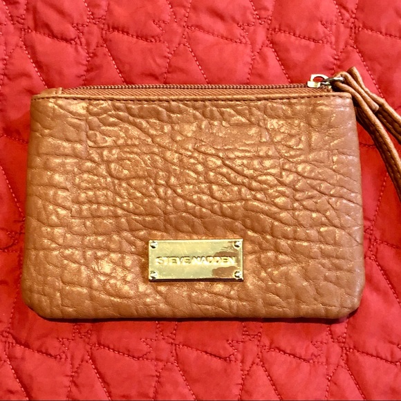 Steve Madden Wristlet _ Camel Color w/ Gold Logo - Picture 6 of 7